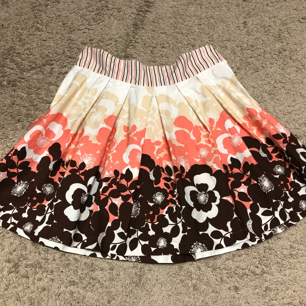 Skirt pleated coral size 9